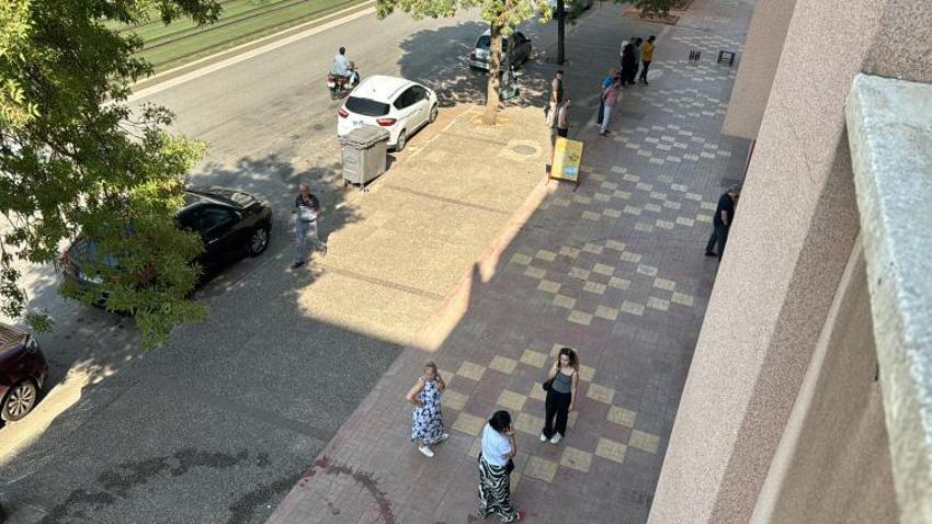 Kahramanmaraş'ta 5 büyüklüğünde deprem! Vatandaşlar sokağa döküldü, Şükrü Ersoy uyardı: Bir süre daha olacak