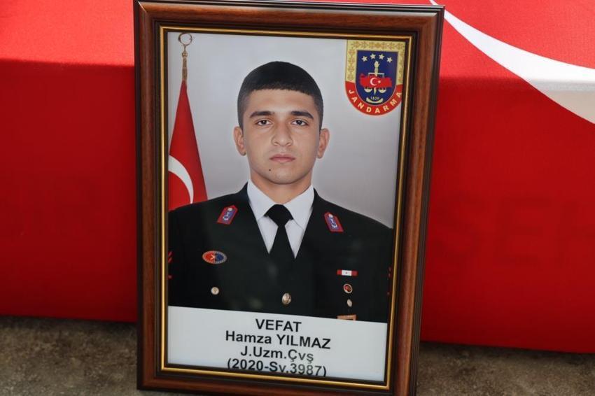 Adana'da yıllık izin için geldiği memleketinde hayatını kaybeden uzman çavuş toprağa verildi