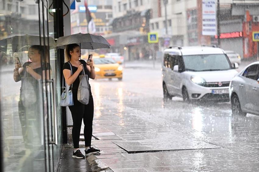 Sağanak yağışlar kuvvetli geliyor! Meteoroloji birçok ili sel, su baskını, yıldırım ve dolu yağışına karşı uyardı