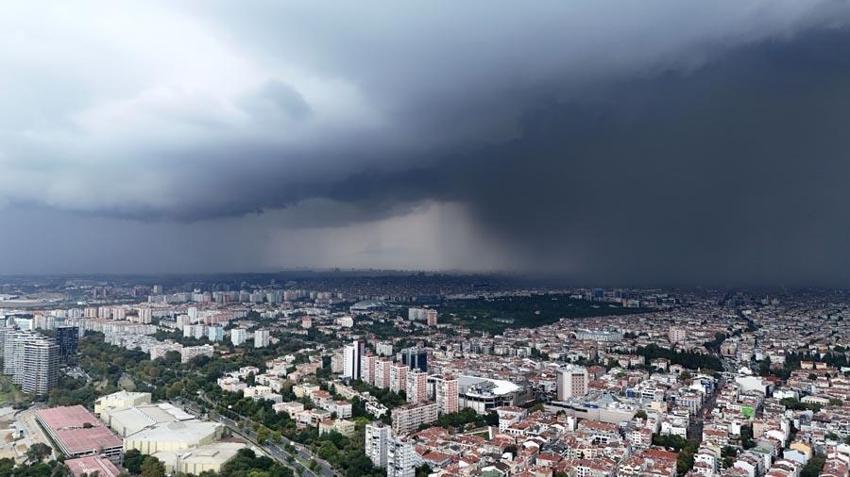 Sağanak yağışlar kuvvetli geliyor! Meteoroloji birçok ili sel, su baskını, yıldırım ve dolu yağışına karşı uyardı