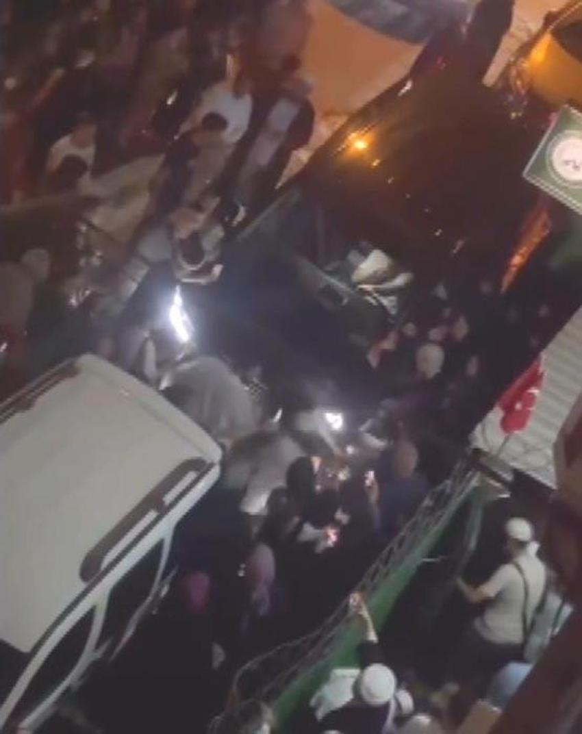 Cübbeli Ahmet Hoca Küçükçekmece'de yumruklu saldırıya uğradı! 1 kişi gözaltına alındı