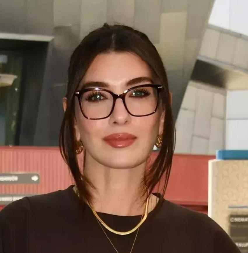 Aslıhan Güner hayranını durdurup sordu: Bakın, gerçek mi?