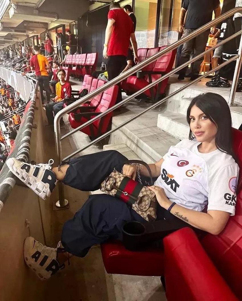 Wanda Nara bu kez Fenerbahçe taraftarına transfer yaptı! 