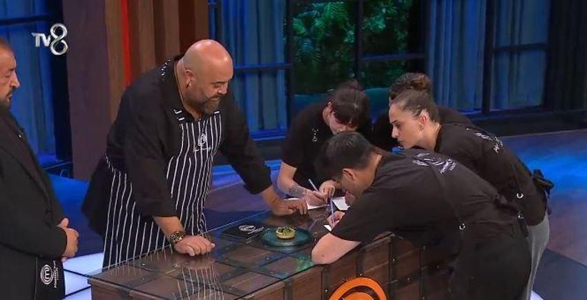 Masterchef'e veda etti! Yemek sunumunda kaza