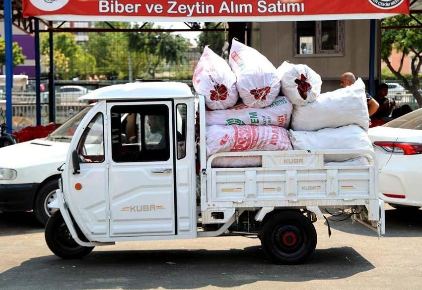Adana'da salça sezonu başladı, damlar kızardı! Kilo fiyatı 15 liradan satılıyor