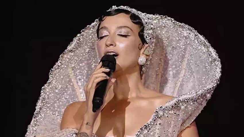 Melike Şahin, Narin'in acı haberiyle gözyaşlarına boğuldu! Seyirciye sert tepki