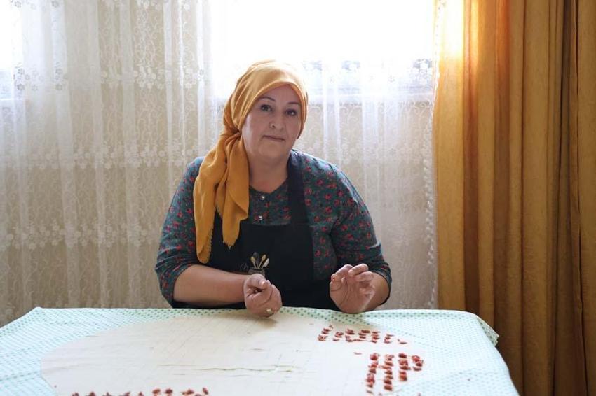 Severek yediği hamur işi gelir kapısı oldu! Kapış kapış satılıyor
