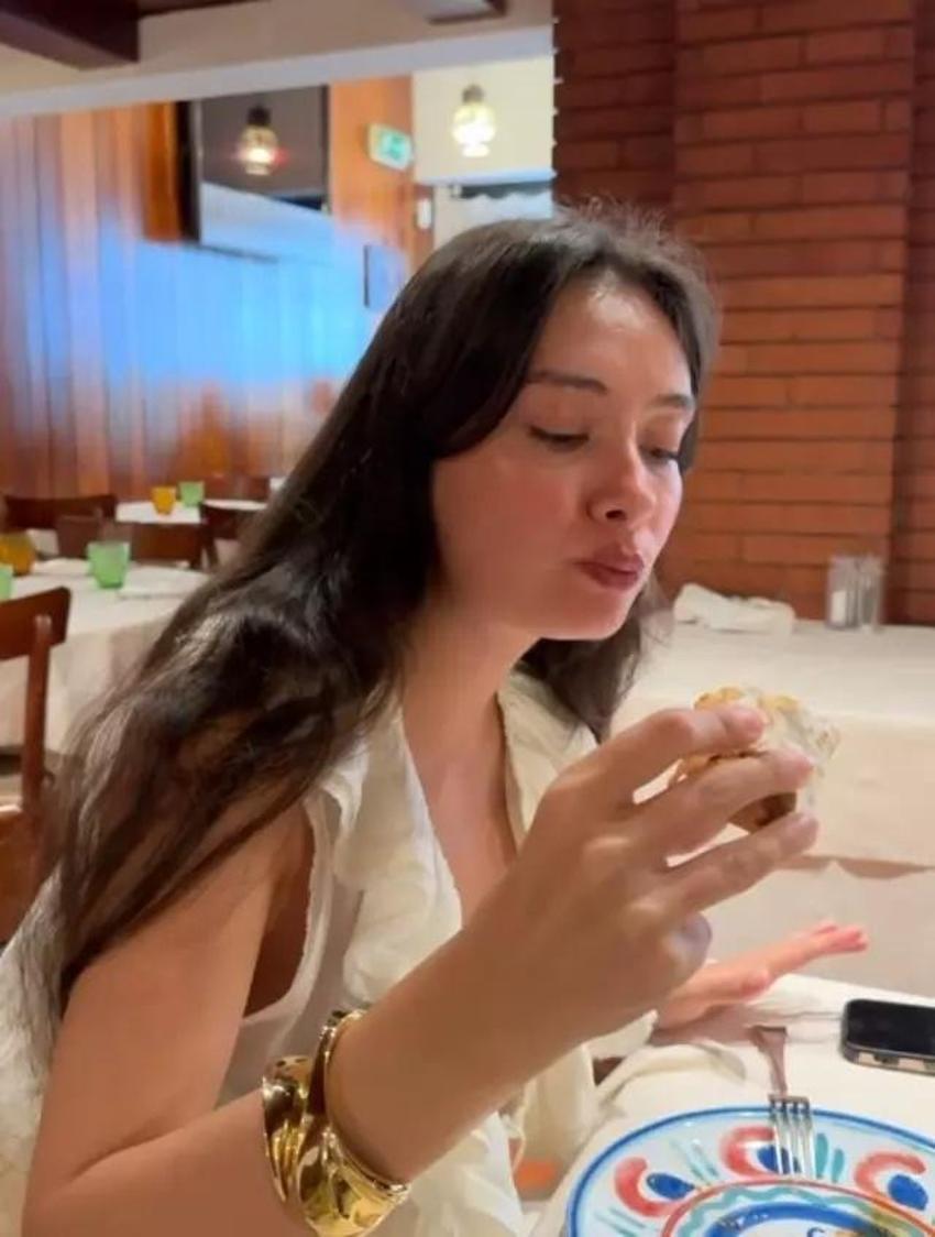 Neslihan Atagül'ün İtalya pozları çok konuşuldu! Hamilelikte iştahı yerinde