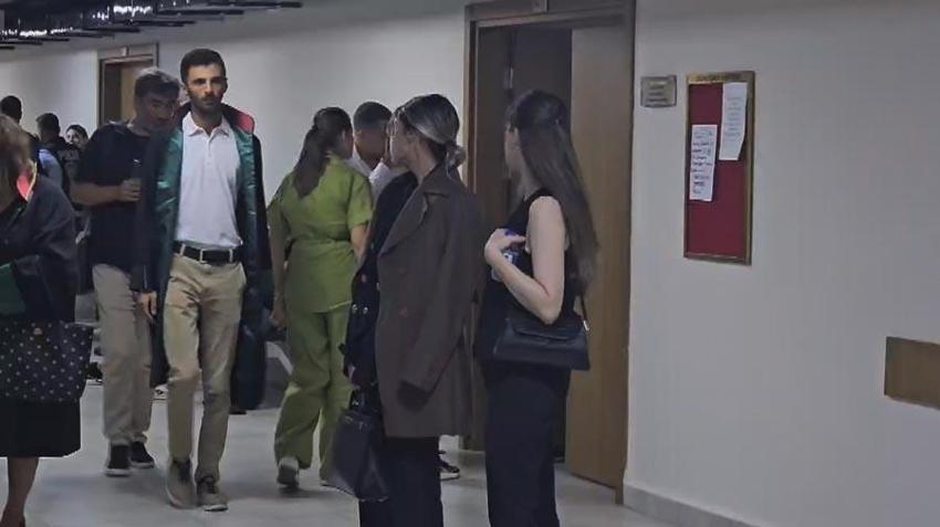Candan kardeşlerin davasında ara karar açıklandı Bahar Candan şok oldu: Baba ben burada mı kalacağım?