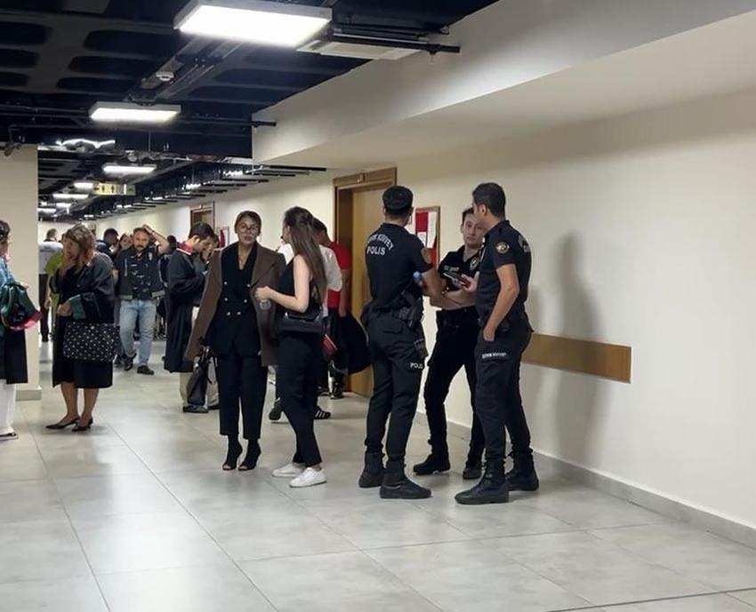 Candan kardeşlerin davasında ara karar açıklandı Bahar Candan şok oldu: Baba ben burada mı kalacağım?