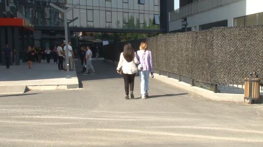 Candan kardeşlerin davasında ara karar açıklandı Bahar Candan şok oldu: Baba ben burada mı kalacağım?