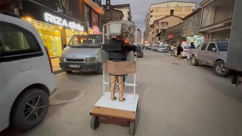 Fedakâr baba kendi elleriyle yaptı! Hakkâri'den yürek ısıtan görüntüler
