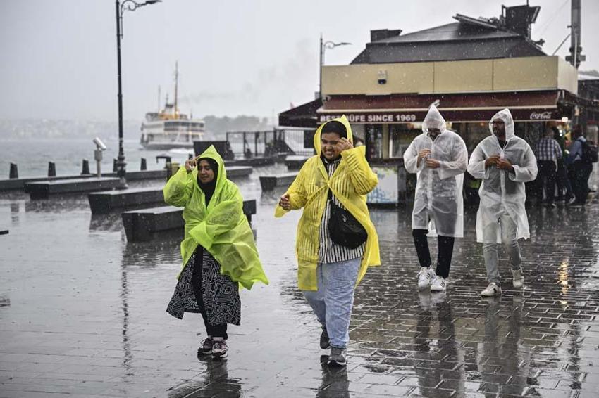 Hava durumu ile ilgili son dakika sürprizi! Kuvvetli yağmur 37 ili vuracak, 4 gün sürecek