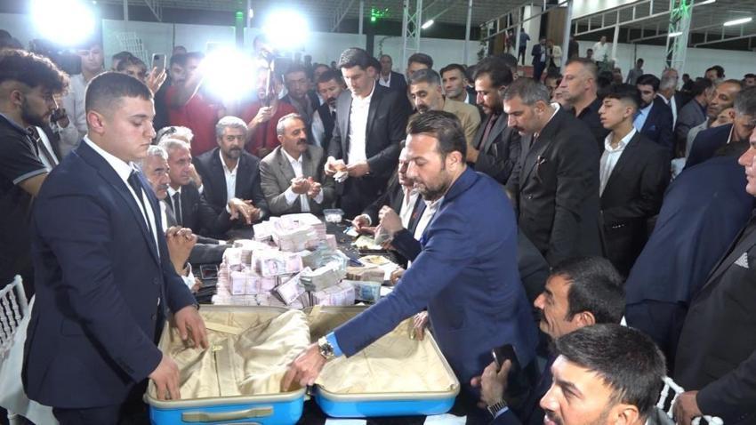 Van'da aşiret düğünü: Damada 15 milyon TL, geline 2 kilo altın takıldı! Toplanan paralar bavullarla taşındı