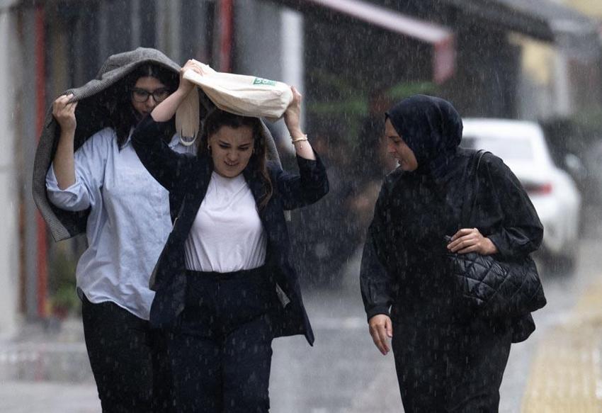 Kar yağışları beklenirken Meteoroloji son dakika uyarısında bulundu! Gök gürültülü sağanaklar ve kuvvetli rüzgar geliyor