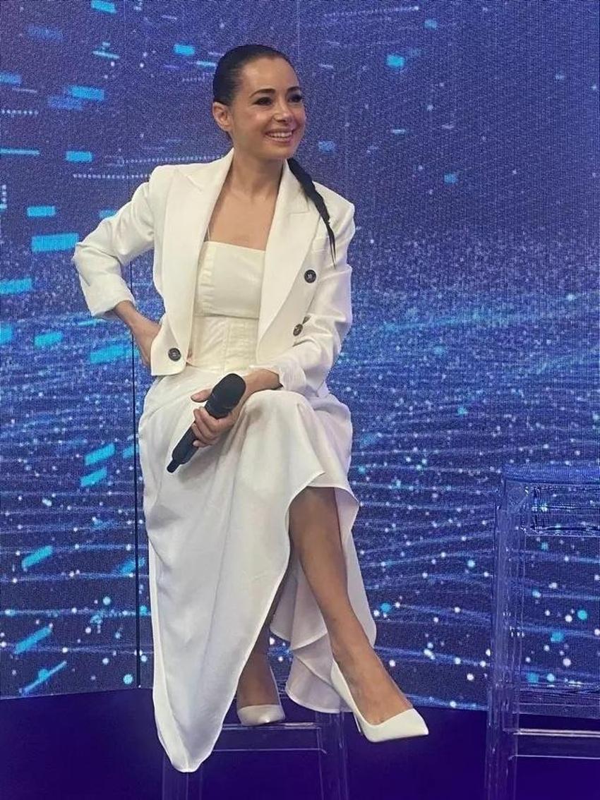 Özgü Namal sette kaprisli mi? İddialara yanıt verdi: Ben mütevazı bir insanım