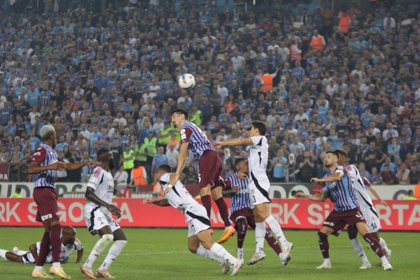Trabzonspor-Beşiktaş maçında tarihe geçen olay: Çok net kırmızı kart, Şenol Güneş atılmalıydı