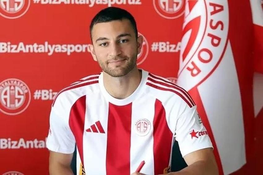 Genç futbolcudan şok haber! Hastaneye kaldırıldı...