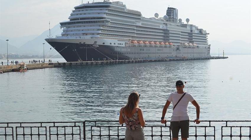 Türkiye kruvaziyer turizminde canlanıyor: Bu yıl gemiyle 1 milyon 196 bin turist geldi