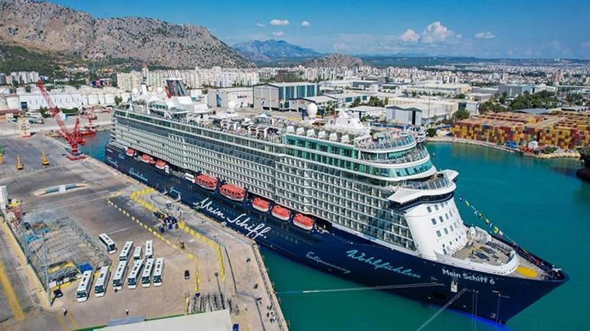 Türkiye kruvaziyer turizminde canlanıyor: Bu yıl gemiyle 1 milyon 196 bin turist geldi