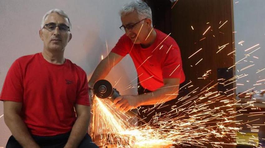 Hurdalıktan topladığı malzemeler ile geleceğin şampiyonlarını yetiştiriyor! Öğrencilerin ufkunu açtı
