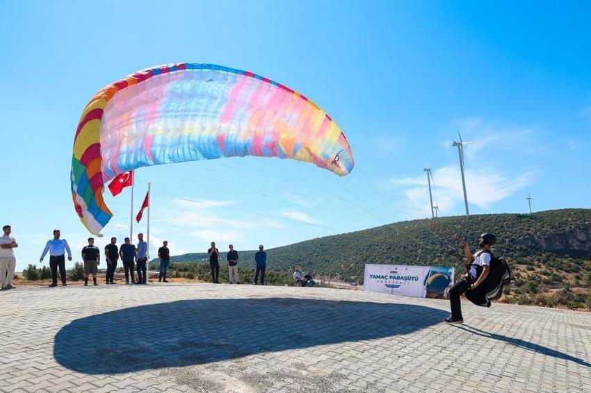 Gaziantep'te bir ilk: ''Yamaç paraşütü festivali başladı"