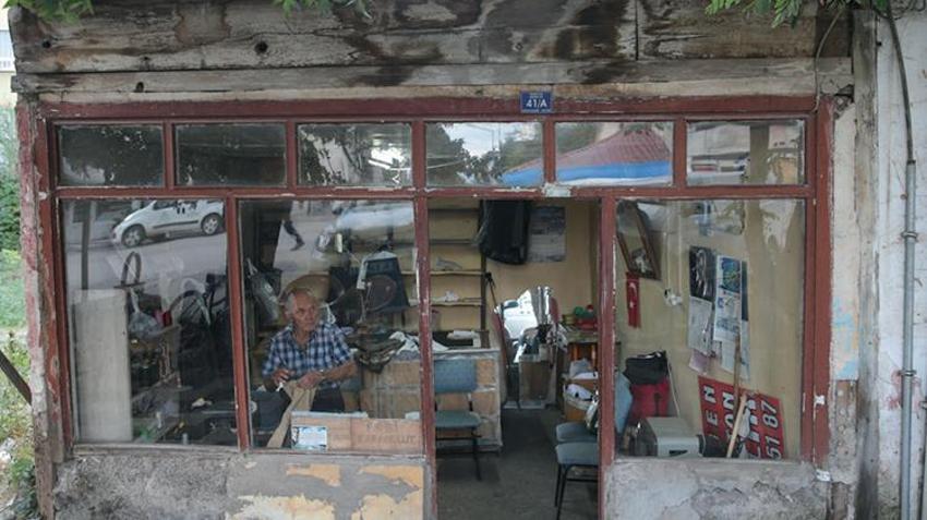 Bolu'da 83 yaşındaki Fahri dede 40 yıldır aynı yöntemi kullanıyor