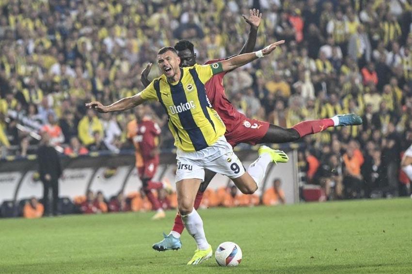 Fenerbahçe Galatasaray derbi maçında 3 puan Aslan'ın!