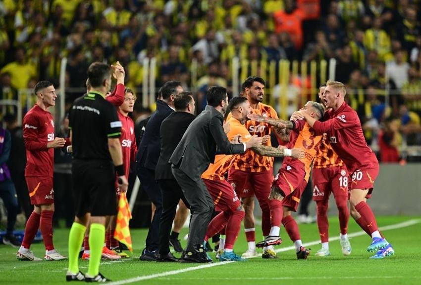 Tarihi Fenerbahçe zaferi sonrası Galatasaray'dan göndermeli paylaşımlar! Ağlayan biri: Jose Mourinho...