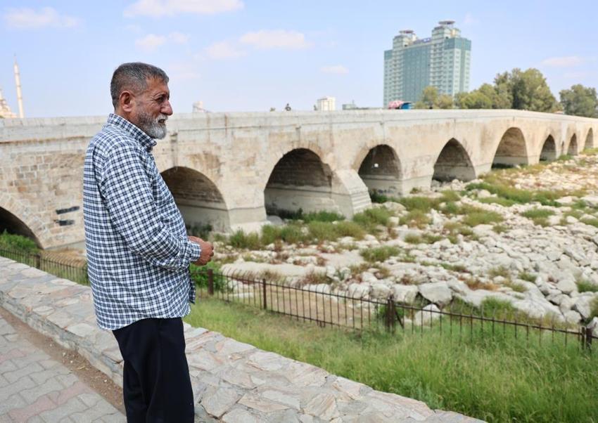 Sokak röportajı hayatını değiştirdi: Yıllar sonra özlemini çektiği Adana'ya geldi, ölmeden önceki hayali gerçek oldu