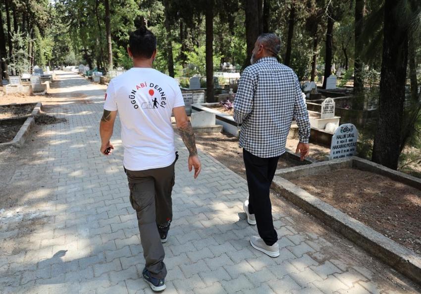 Sokak röportajı hayatını değiştirdi: Yıllar sonra özlemini çektiği Adana'ya geldi, ölmeden önceki hayali gerçek oldu