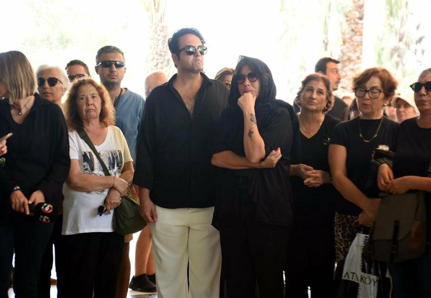 Metin Arolat, İzmir'de son yolculuğuna uğurlandı 