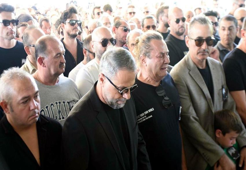 Metin Arolat, İzmir'de son yolculuğuna uğurlandı 