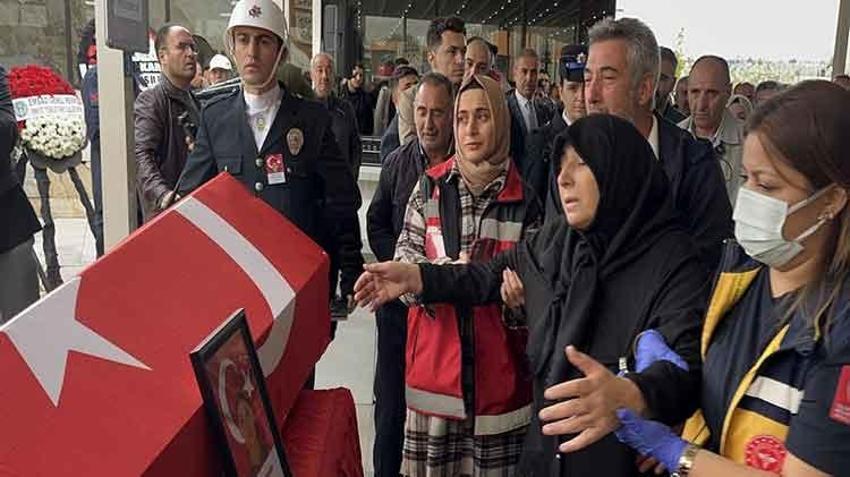 Şehit polis Şeyda Yılmaz'a veda: Eşi tabutunu öperek son yolculuğuna uğurladı
