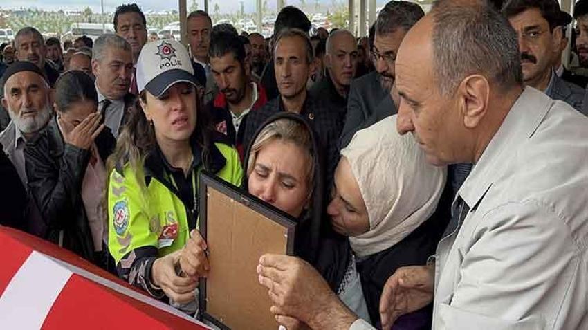 Şehit polis Şeyda Yılmaz'a veda: Eşi tabutunu öperek son yolculuğuna uğurladı