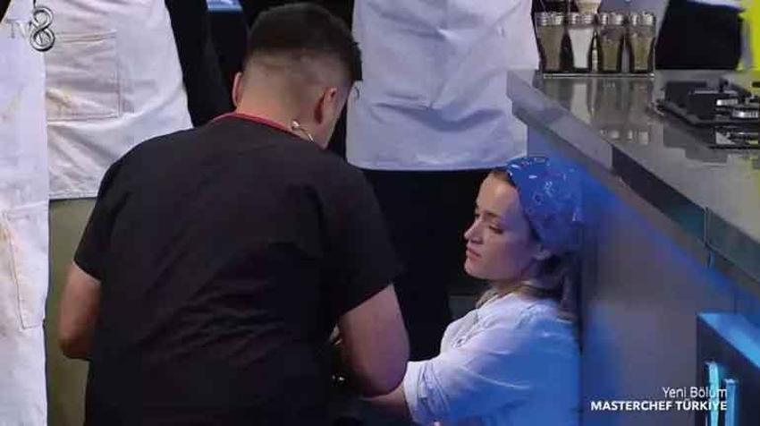 Masterchef'te panik anları... Eda fenalaştı! Takım kaptanları belli oldu
