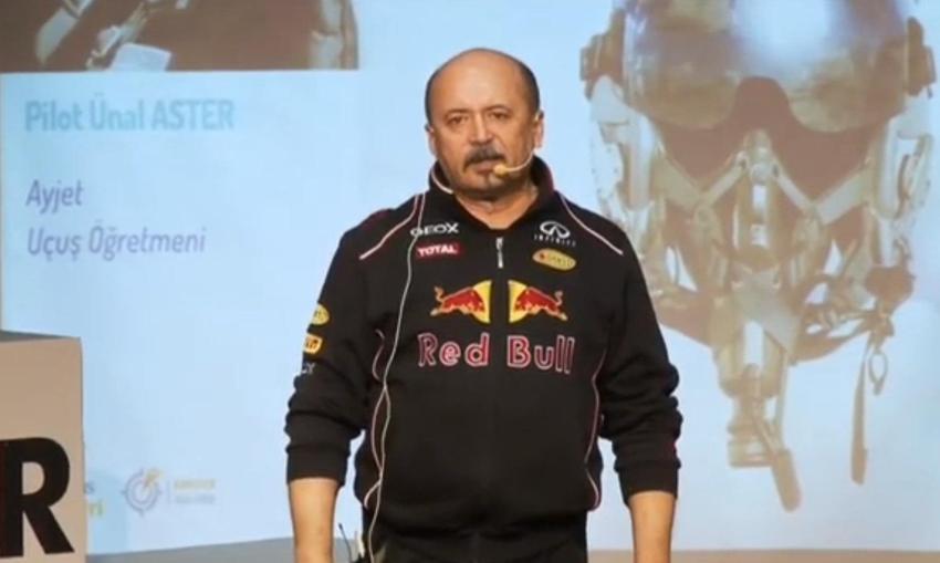 Pilot Ünal Aster'in film gibi hayat hikayesi! Türk olduğu için izin vermemişler