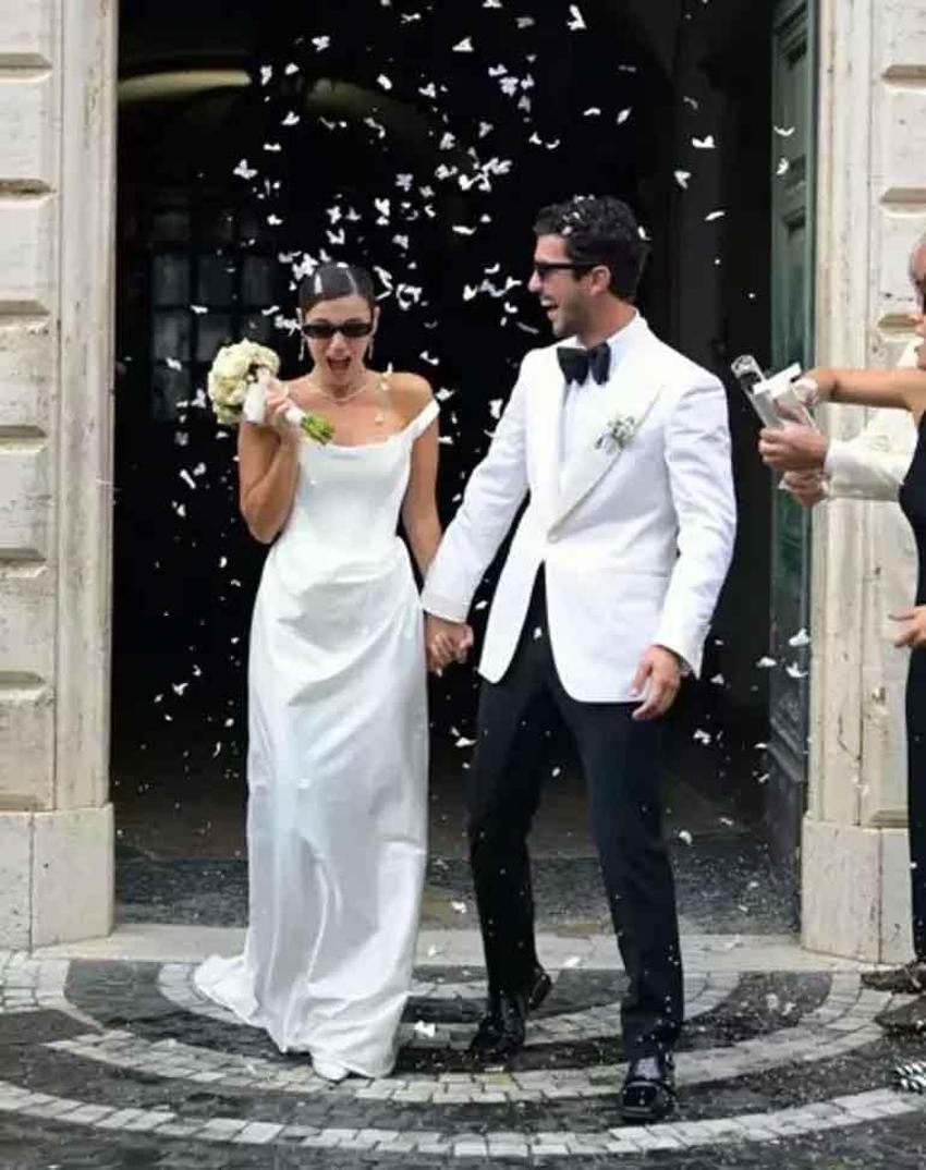 Pınar Deniz, dünyaca ünlü modellerle podyumda yürüdü! ' En güzel anne'