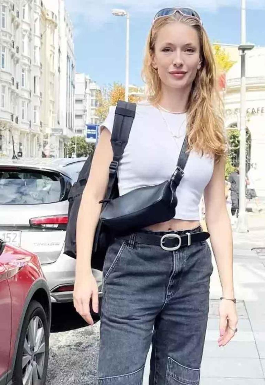 Şarkıcı Göksel kameralardan kaçarken yakalandı: 'Çok kötüyüm'