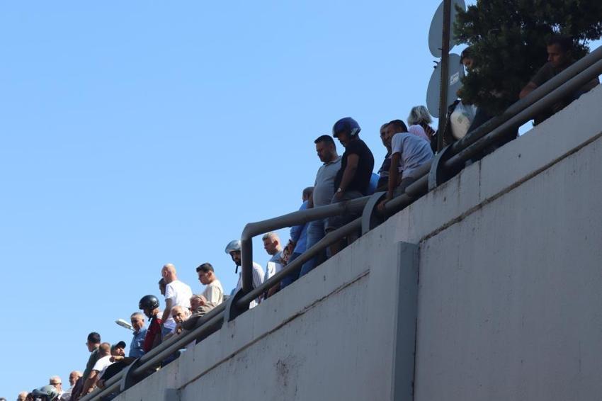 İzmir'de korkunç kaza: Hasta ziyaretine giderken köprülü kavşaktan aşağı düştü: 3 ölü 2 yaralı