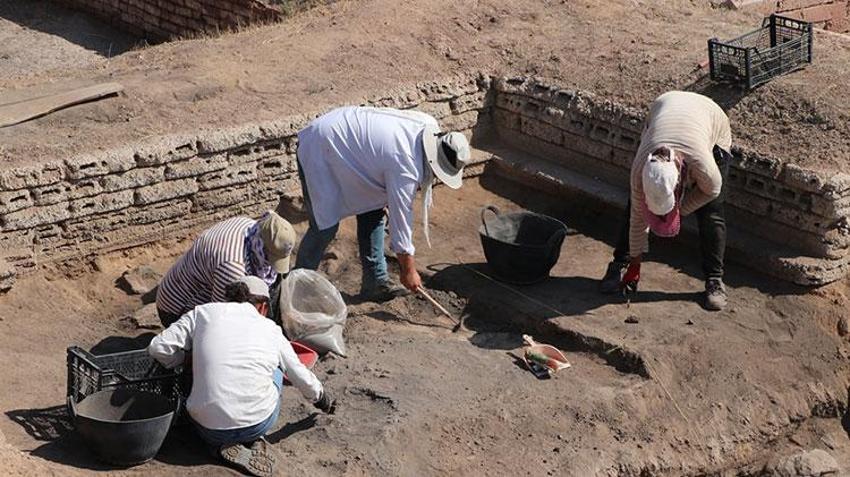 Kayseri'de Erken Tunç Çağı'na tarihlenen sarayda 20'ye yakın oda ortaya çıkarıldı