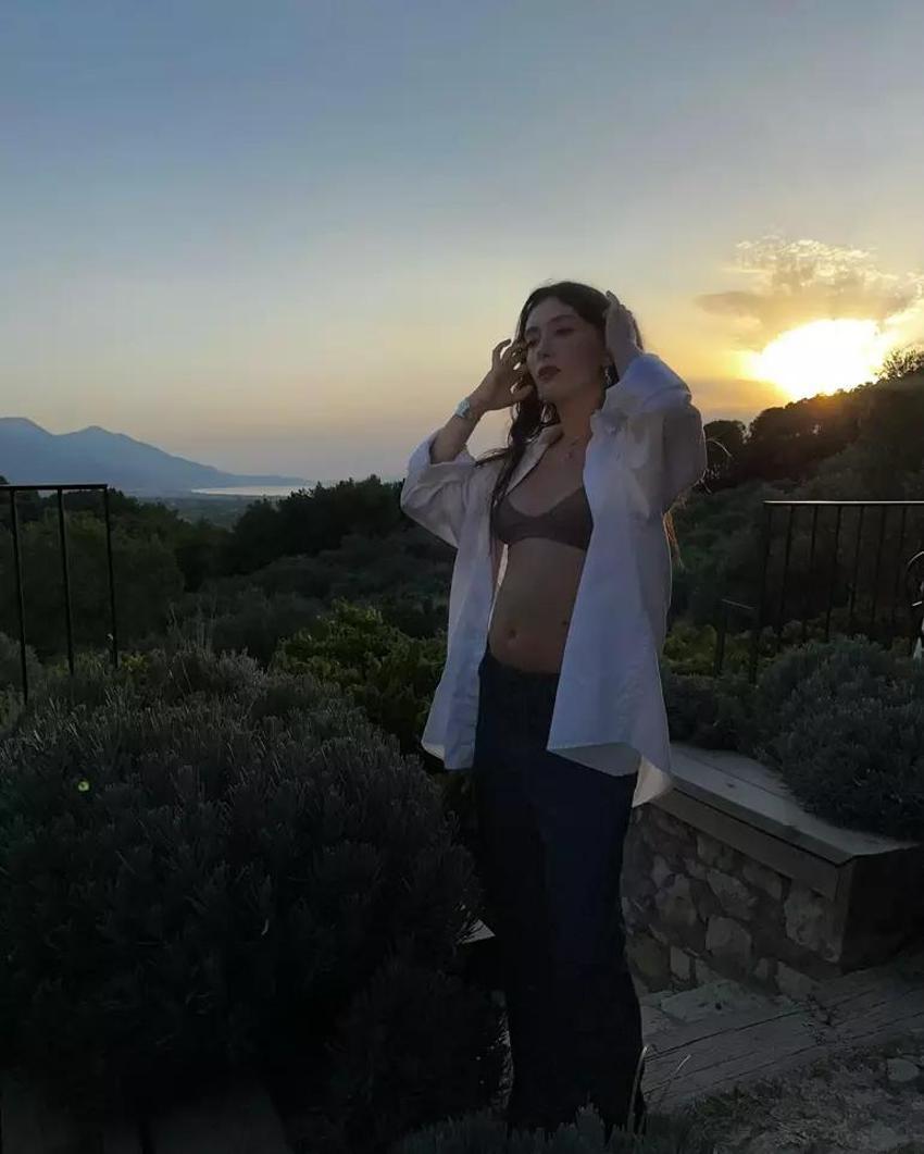 Neslihan Atagül, New York Times Meydanı'nda! Kampanyada yer alan tek Türk oldu