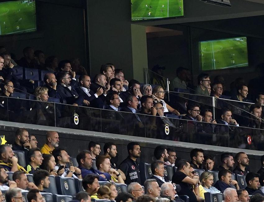 Allah, Fenerbahçe taraftarına sabır versin deyip bombaladı: Mourinho, İrfan Can Kahveci'yi sevmiyor