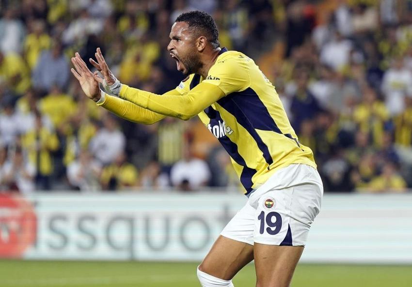 Allah, Fenerbahçe taraftarına sabır versin deyip bombaladı: Mourinho, İrfan Can Kahveci'yi sevmiyor