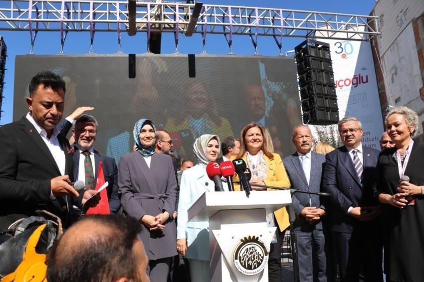 Afyonkarahisar'da dünya rekoru kırıldı! 100'e yakın usta 1 saat boyunca uğraştı