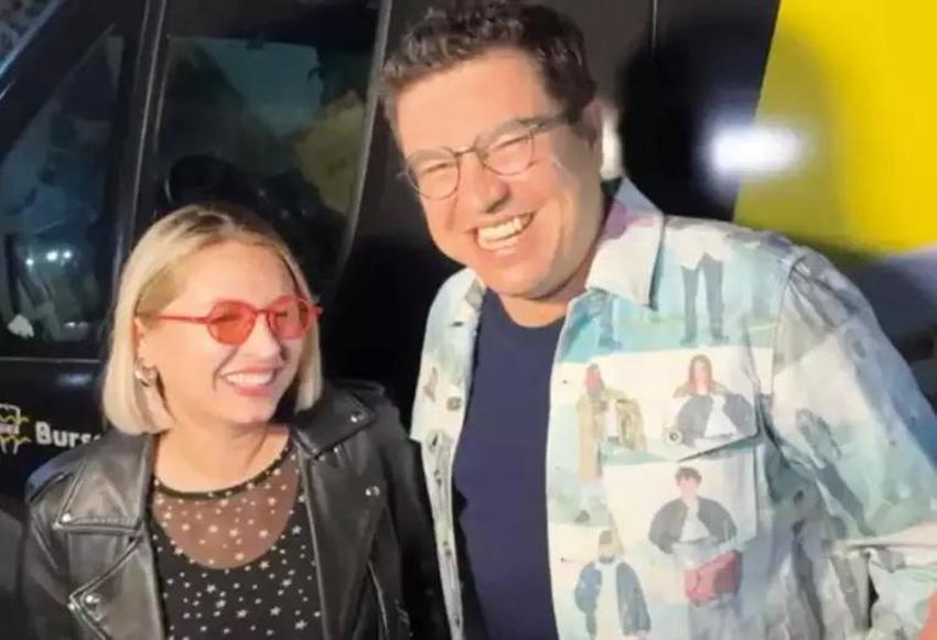 Murat Boz'dan kendisini konserde izleyen annesine jest