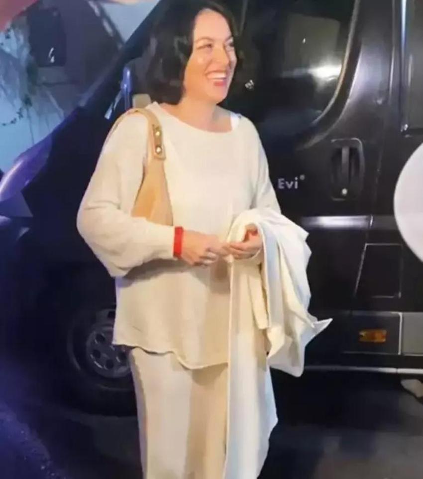 Murat Boz'dan kendisini konserde izleyen annesine jest