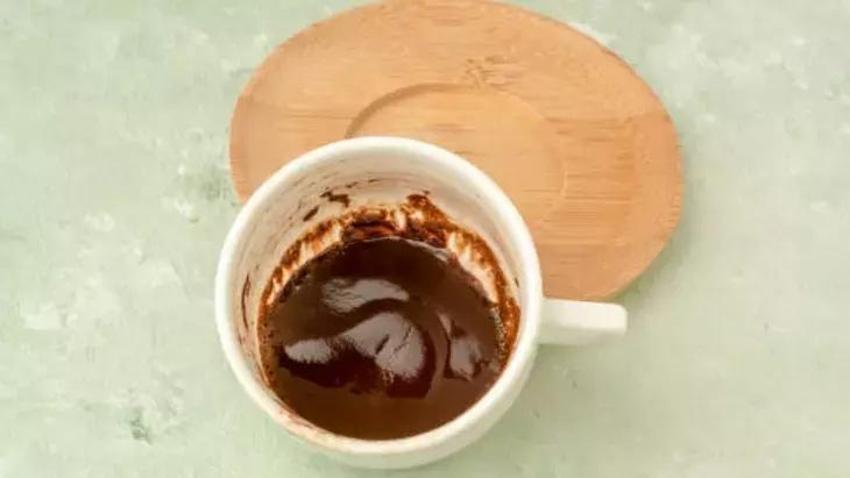 Kimyasal saç boyasına alternatif! Hem doğal hem de parlatıyor: Kahve telvesinin sırrı...
