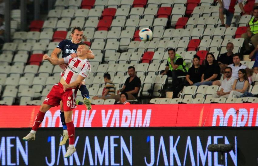 Zirve takibi sürüyor! Fenerbahçe, Antalya'dan 3 puanla dönüyor