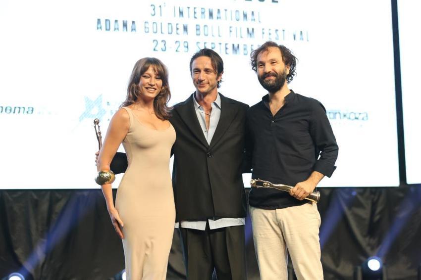 Altın Koza'da ödüller sahiplerini buldu: Törene damga vurdu: Sinema umuttur